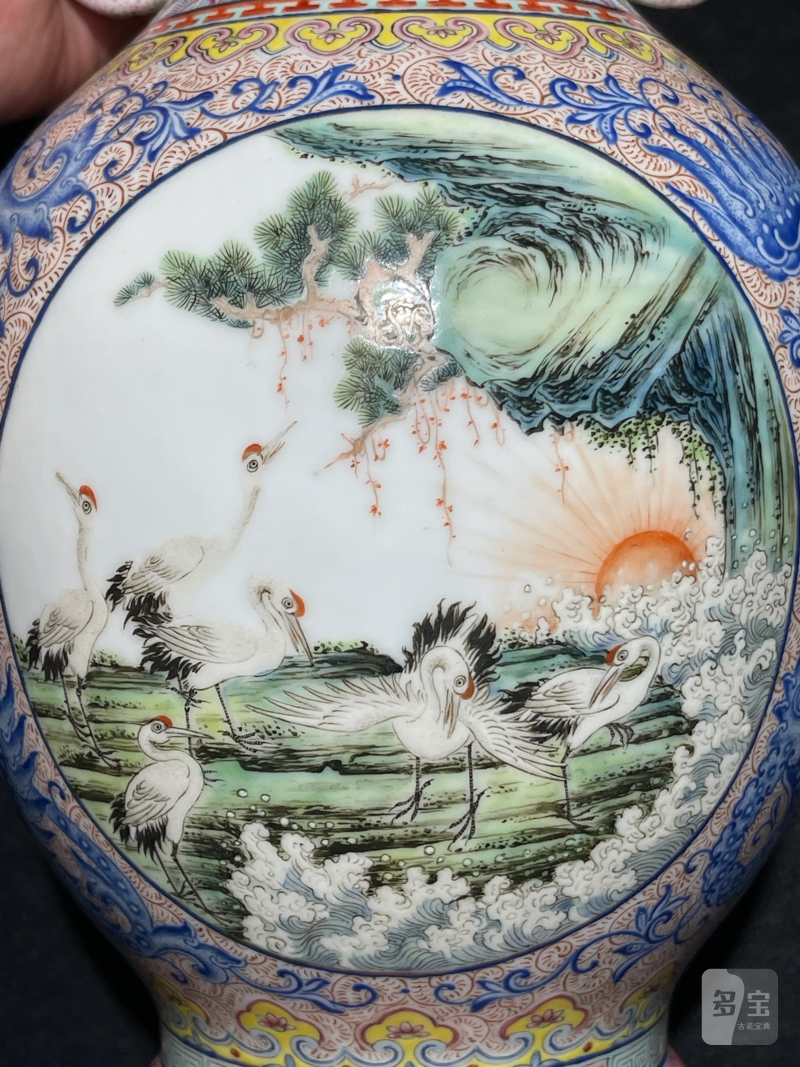 民国 珐琅彩夔凤开光花鸟纹象耳瓶 - 图10